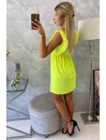 Šaty s volánikmi na bokoch žltej neónovej farby