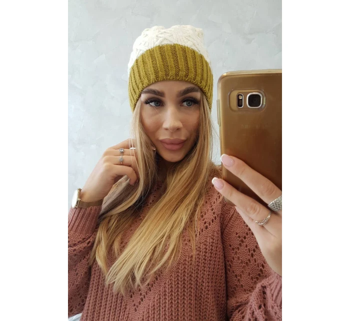 Fleecová čiapka Bibiana K264 kiwi+ecru
