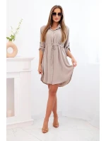 Šaty so zapínaním na gombíky a viazaním v páse