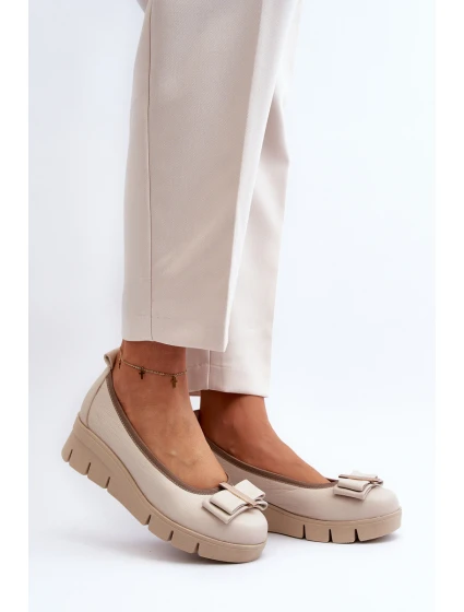 Kožené baleríny na platformě s ozdobou krémové Lewski model 21644614 - Boto