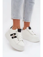 Dámské tenisky na platformě s bílým přívěskem model 21918936 - Boto