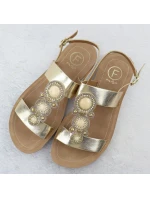 Dámské ploché sandály se zlatou ozdobou model 21905013 - FILIPPO