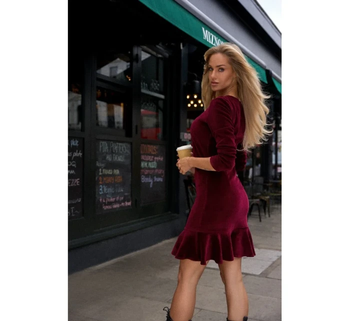 Šaty s spodním lemem bordó model 21874818 - Moe Šaty s spodním lemem bordó model 21874818 - Moe