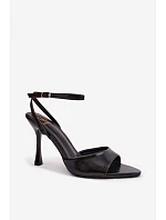 Dámské sandály na podpatku  černé - model 22354125