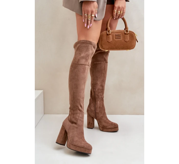 Topánky na podpätku model 203507 Krok vo veľkom štýle Topánky na podpätku model 203507 Krok vo veľkom štýle