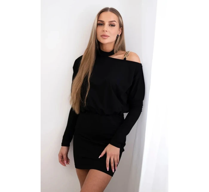 Šaty so zdobením na ramenách čiernej Šaty so zdobením na ramenách čiernej