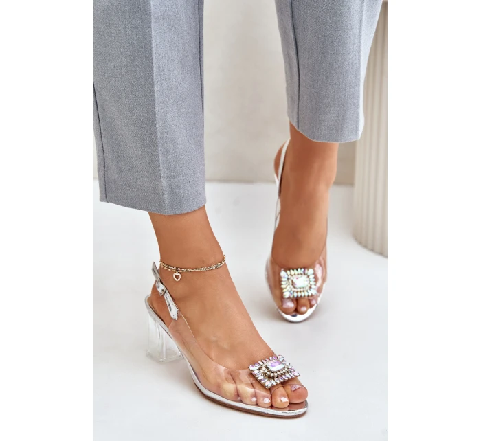 Průhledné sandály s broží na sloupku model 21675908 stříbrné - S.Barski Průhledné sandály s broží na sloupku model 21675908 stříbrné - S.Barski