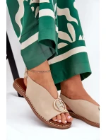 Ploché elegantní sandály s ozdobou béžové model 21685763 - Boto Ploché elegantní sandály s ozdobou béžové model 21685763 - Boto