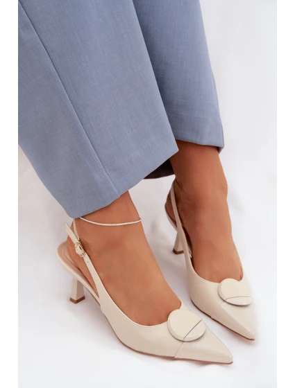 Sandále na podpätku model 225219 Vykročte štýlovo