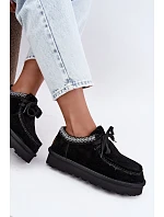 Kožené semišové zimní boty s výšivkou Maciejka D7868-01 Černé Kožené semišové zimní boty s výšivkou Maciejka D7868-01 Černé