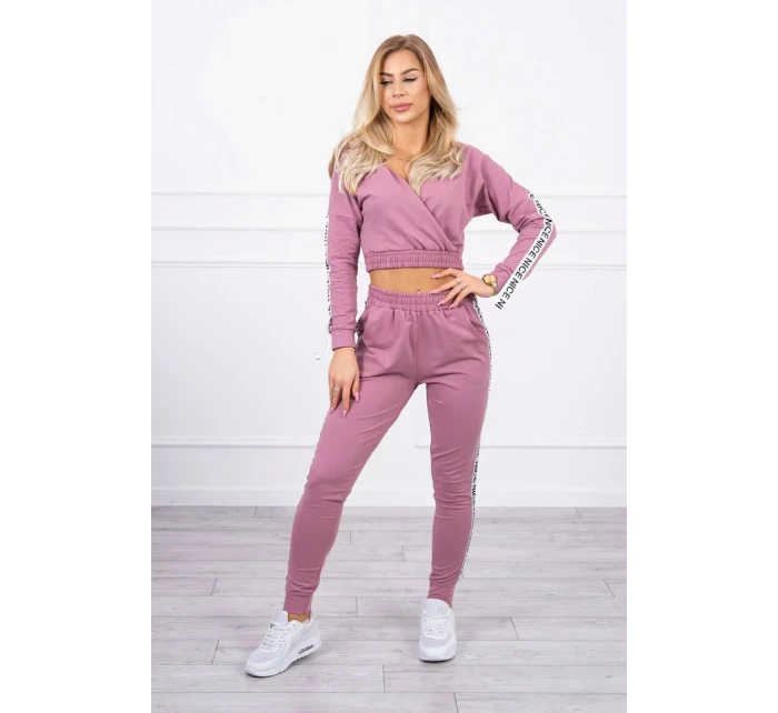 Sada s ozdobnými stuhami tmavo ružová