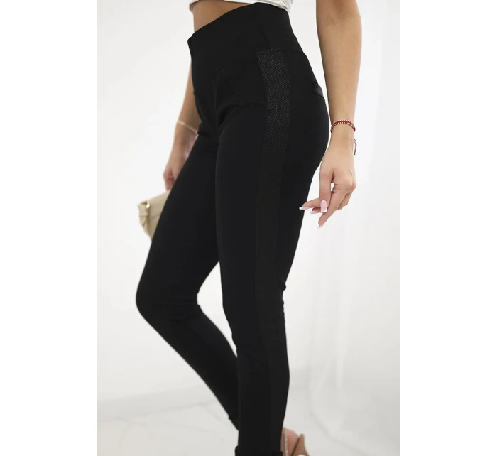 Nohavice s ozdobnými lamelami Čierna