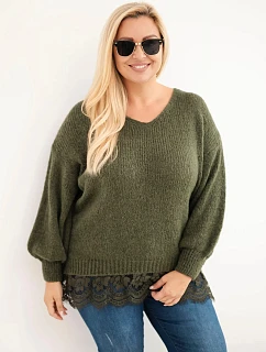 Dámsky sveter vo veľkosti Plus Size s čipkovaným lemom v khaki farbe