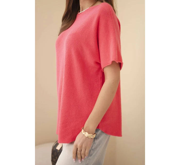 Dámsky sveter s krátkym rukávom voľného strihu malinová