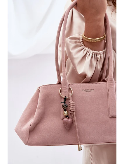 Eko semišová kabelka s přívěskem Růžová model 22111612 - Flora&Co Eko semišová kabelka s přívěskem Růžová model 22111612 - Flora&Co