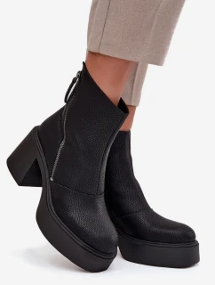 Kožená zateplená dámska členková obuv na podpätku a platforme Vinceza - čierna