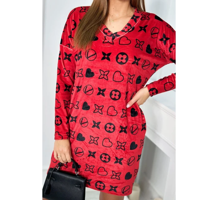 Sametové šaty s ozdobným vzorem červený