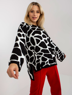Čierno-biely vzorovaný oversize sveter