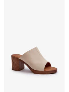 Elegantné ľahké dámske papuče na vysokom podpätku, béžová Varnila