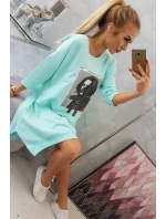 Šaty s potiskem a model 18744339 spodní částí mint - K-Fashion Šaty s potiskem a model 18744339 spodní částí mint - K-Fashion