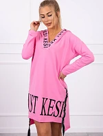 Svetloružové šaty s kapucňou a potlačou