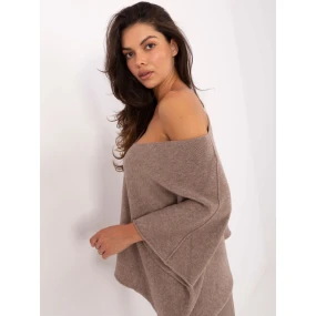 Sweter IT SW model 21302575 ciemny bezowy - FPrice Sweter IT SW model 21302575 ciemny bezowy - FPrice