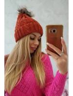 Fleecová kostkovaná čepice model 18750205 červená - K-Fashion Fleecová kostkovaná čepice model 18750205 červená - K-Fashion