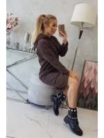 Šaty s kapucí a bočním rozparkem hnědé Šaty s kapucí a bočním rozparkem hnědé