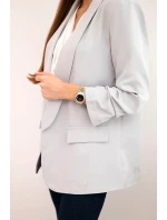 Šedé sako s elegantnými klopami