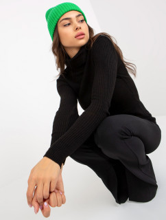 Čierny rebrovaný sveter s dlhými rukávmi
