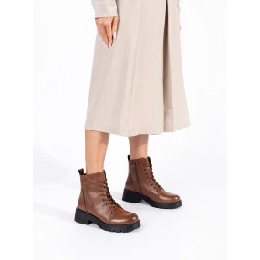 Zaujímavé dámske hnedé členkové topánky na platforme