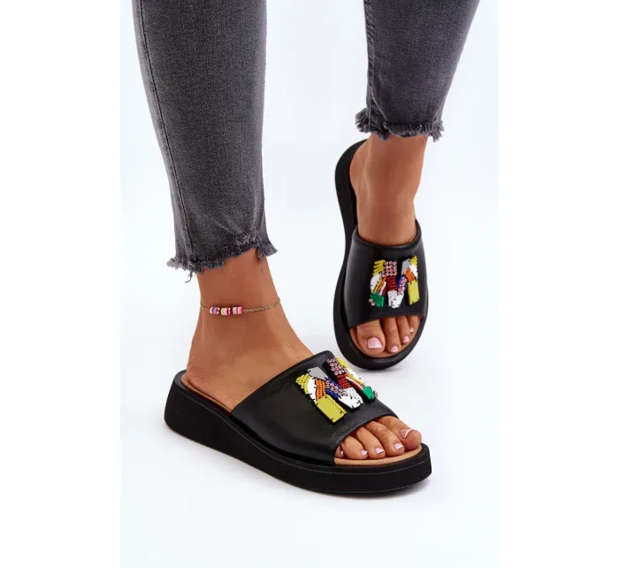 Dámske kožené papuče s čiernym lemovaním Asames