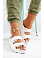 Gumové pantofle se sponou Bíle Corina Gumové pantofle se sponou Bíle Corina