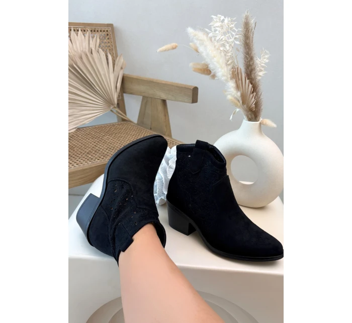 Dámské perforované cowboy boty na podpatku S.Barski HY61-8012 Černé