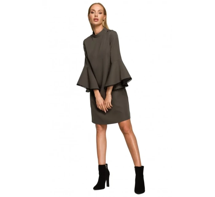 Šaty áčkového střihu s rukávy khaki barva model 18004271 - Moe Šaty áčkového střihu s rukávy khaki barva model 18004271 - Moe