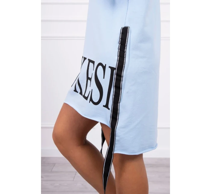 Šaty s kapucňou a potlačou modrej Šaty s kapucňou a potlačou modrej