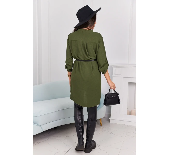 Šaty s delšími zády a pásem khaki Šaty s delšími zády a pásem khaki