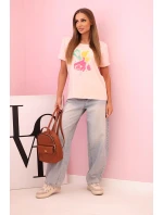 Dámska bavlnená blúzka s krátkymi rukávmi a farebnou potlačou v ružovej farbe Dámska bavlnená blúzka s krátkymi rukávmi a farebnou potlačou v ružovej farbe