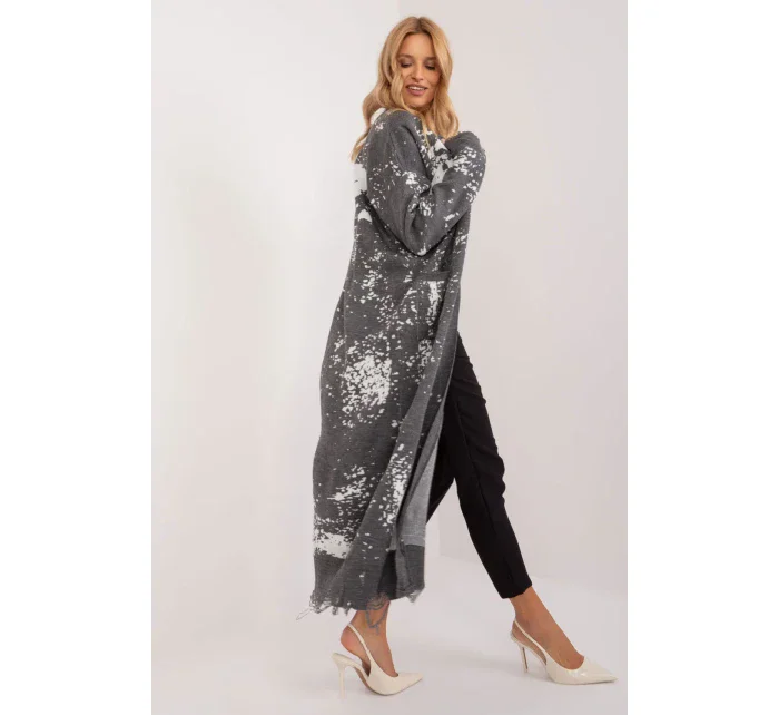 Zapínanie svetra model 194215 Badu