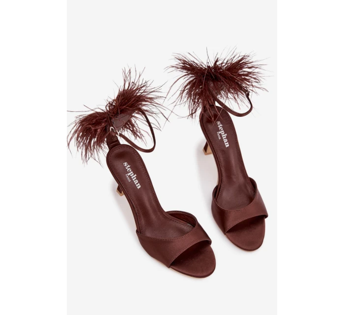 Sandály na podpatku s čokoládové model 21757834 - Boto Sandály na podpatku s čokoládové model 21757834 - Boto