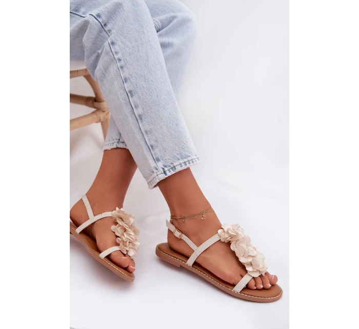 Dámské ploché sandály s ozdobnými květinami model 21961023 - Boto