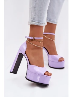 Lakované dámské sandály na podpatku a platformě fialové model 21951656 - Boto