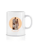 Personalizovaný klasický biely keramický hrnček s objemom 300 ml s výrezom pre fotografiu na pozadí Personalizovaný klasický biely keramický hrnček s objemom 300 ml s výrezom pre fotografiu na pozadí