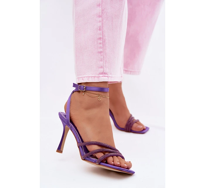 Dámské sandály na podpatku s pásky a kamínky Fialové Chiara