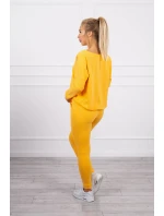 Souprava s oversize halenkou hořčicové barvy