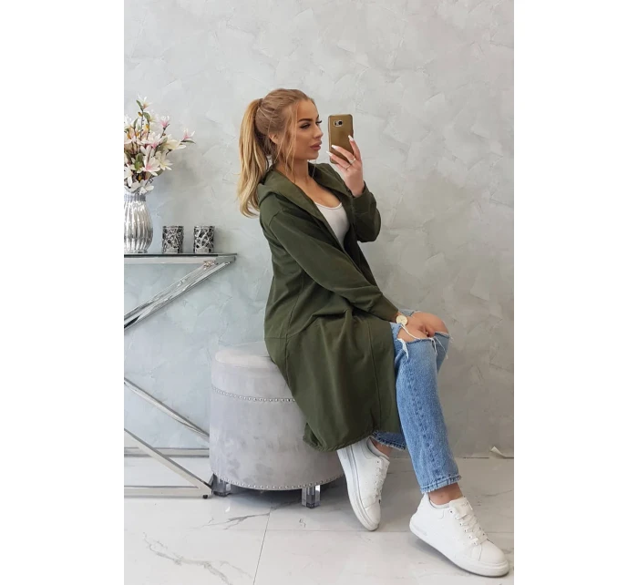 Kaki bunda s kapucňou nadmernej veľkosti