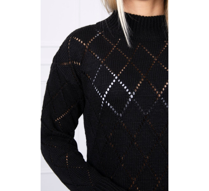 Čierny sveter s vysokým výstrihom a diamantovým vzorom