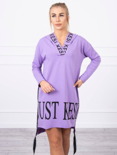 Šaty s kapucňou a potlačou fialovej