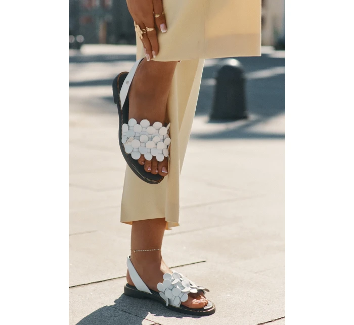 Skórzane Sandały Na Płaskim Obcasie Zazoo 40425 Białe