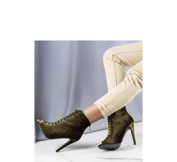 Topánky na podpätku model 208024 Solea Topánky na podpätku model 208024 Solea